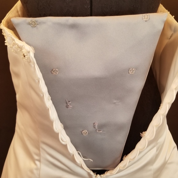 Alfred Angelo Women's Platinum Wedding Dress R1748 - Picture 8 of 8